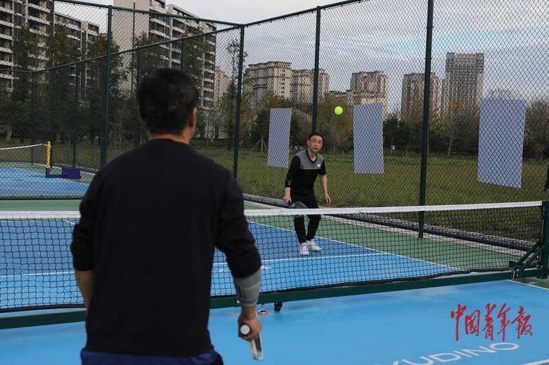 观一场匹克, 破冰